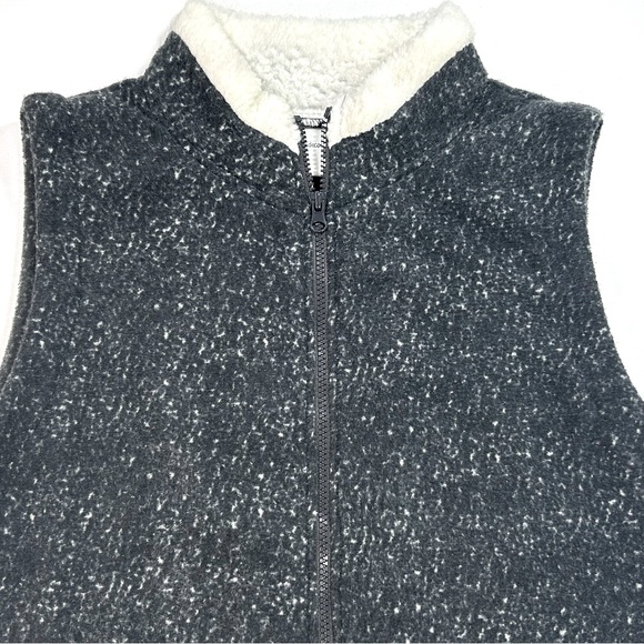 NWT Decorated Originals Sherpa Trim Fleece Vest Size M Women's - Picture 2 of 10